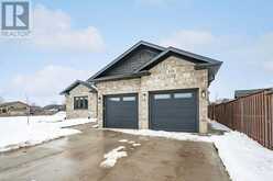 105 DOUGS Crescent Mount Forest